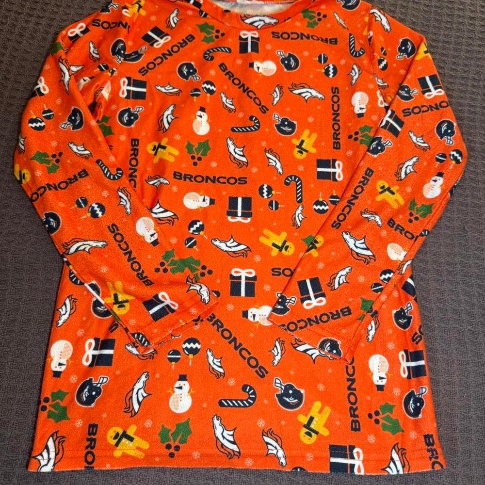 Kids broncos nightgown